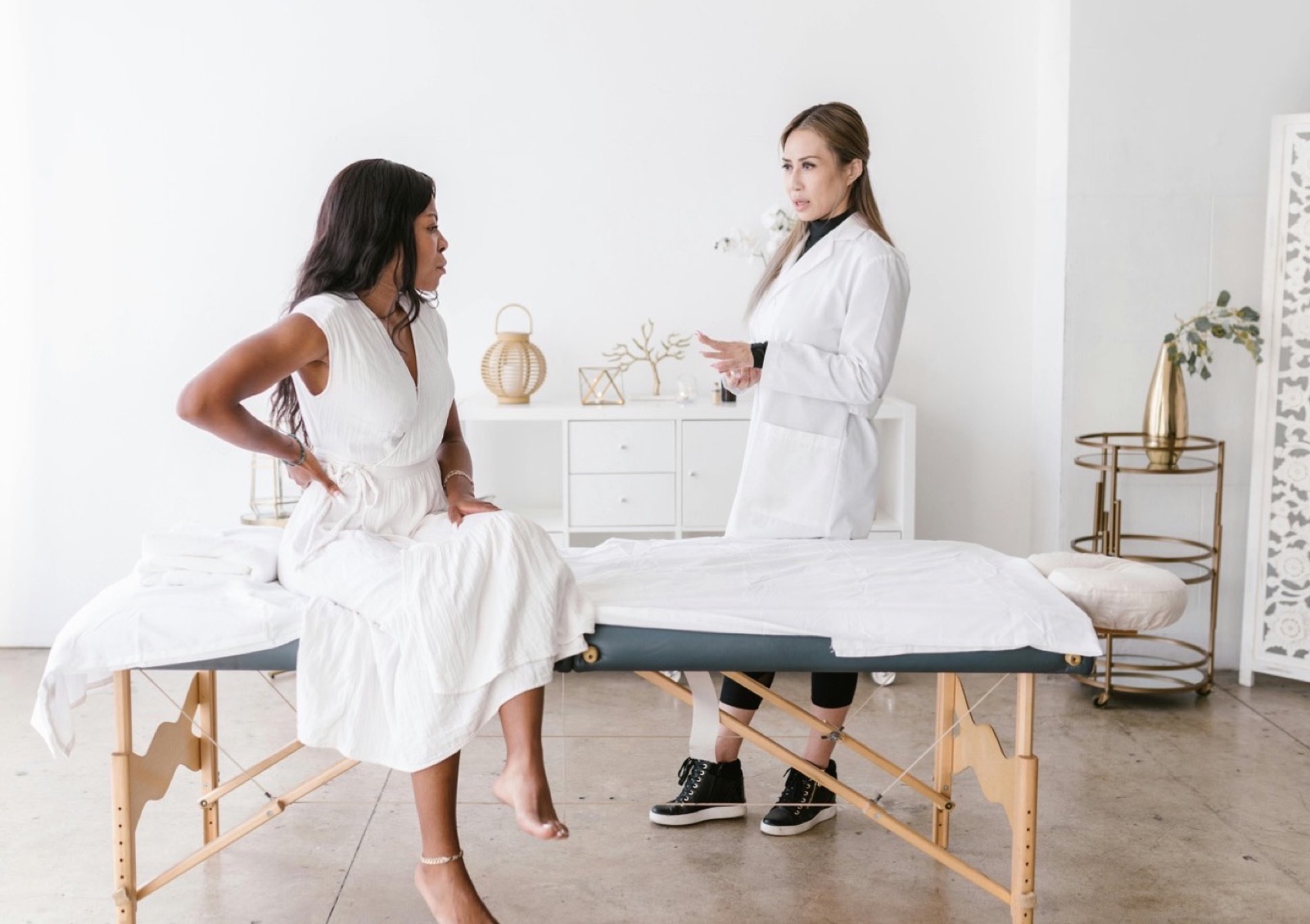 Evaluacion clinica para adaptar actividad fisica y seguimiento funcional.